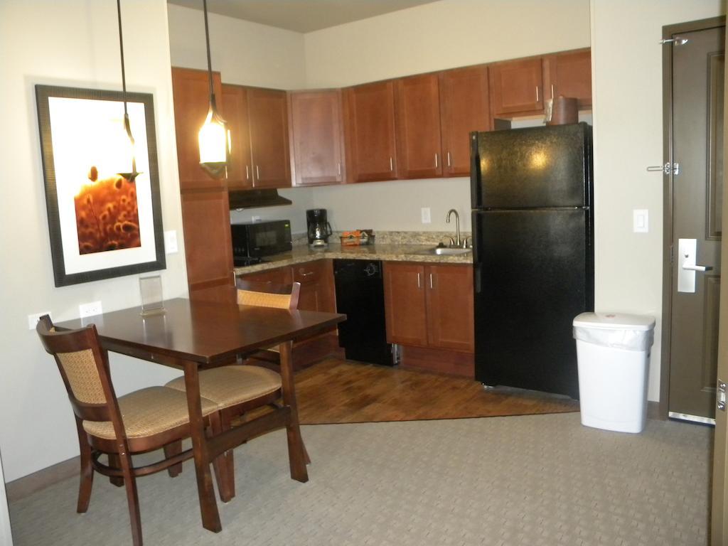 Teddy'S Residential Suites Watford City Εξωτερικό φωτογραφία