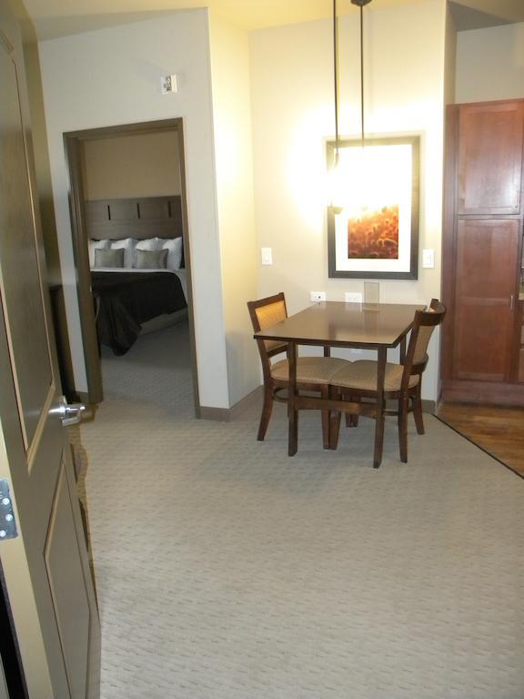 Teddy'S Residential Suites Watford City Εξωτερικό φωτογραφία